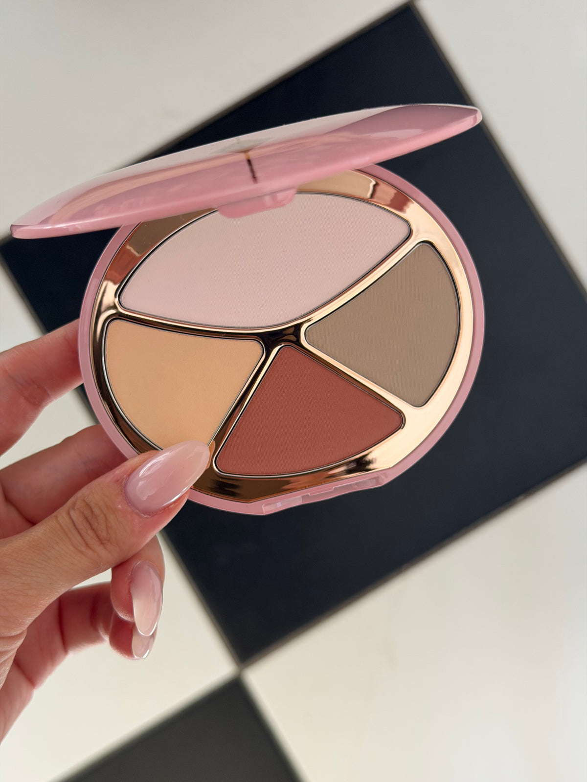 CHARLOTTE TILBURY 4 Colors Contour (Blush&Bronzer) Palette (03)