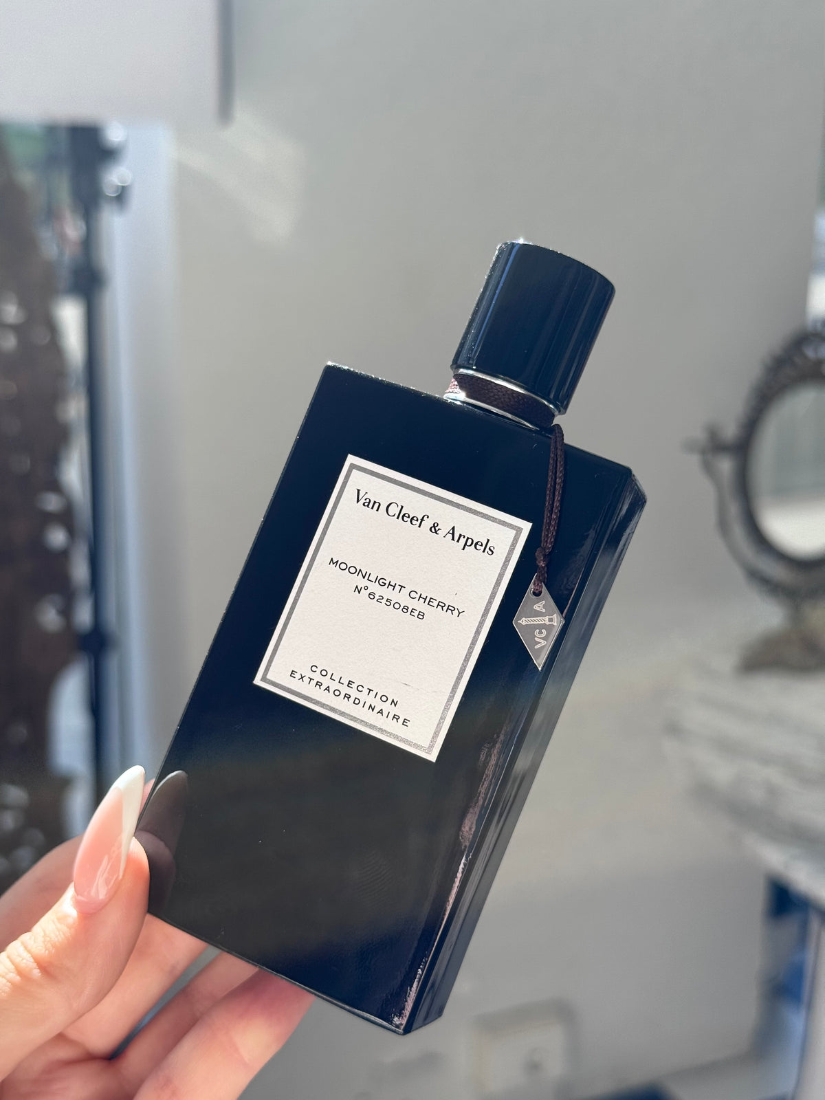 VAN CLEEF & ARPELS Moonlight Cherry Eau De Parfum - Collection Extraordinaire
