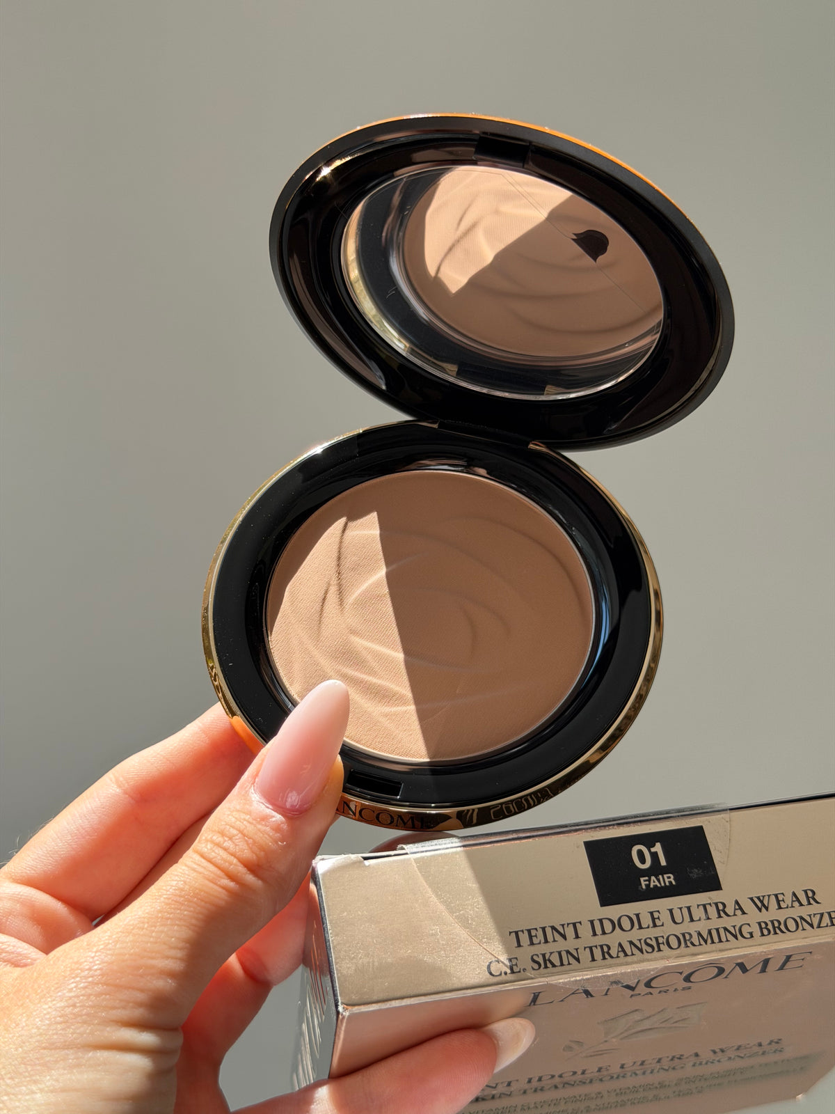 LANCOME Teint Idole Ultra Wear C.E Skin Transforming Bronzer (01)