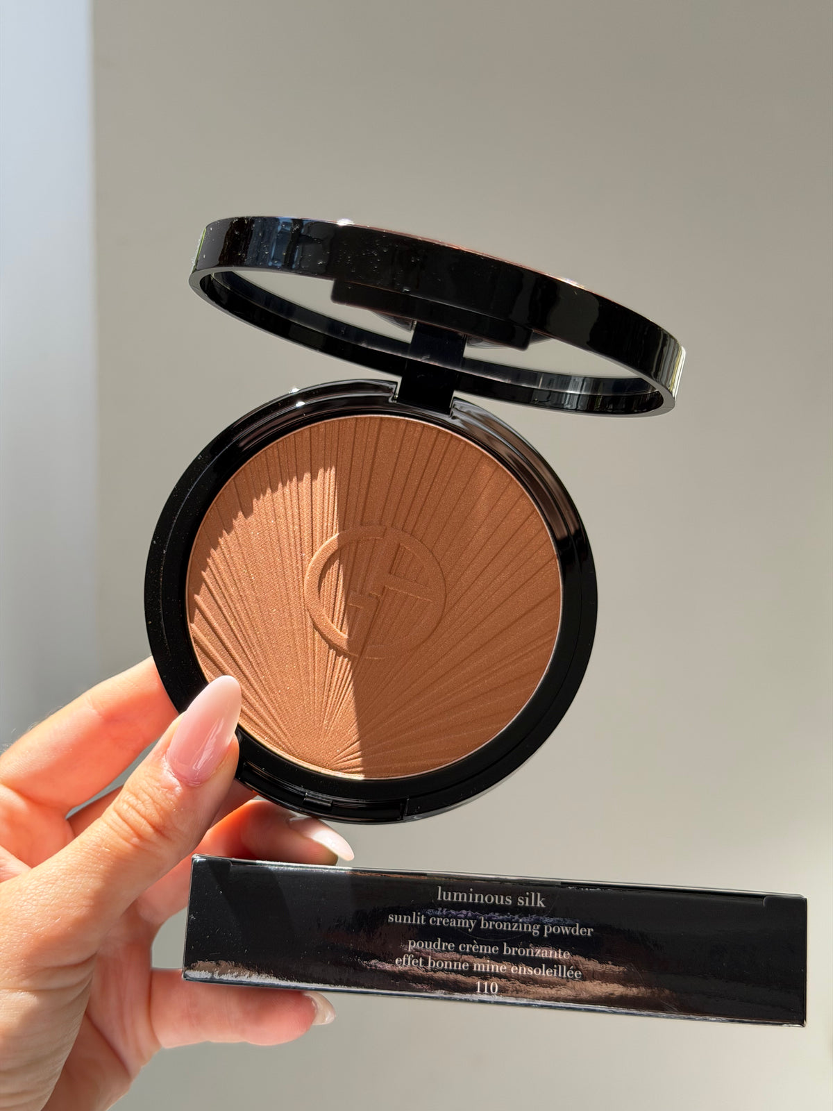 ARMANI Luminous Silk Longwear Creamy Bronzing Powder