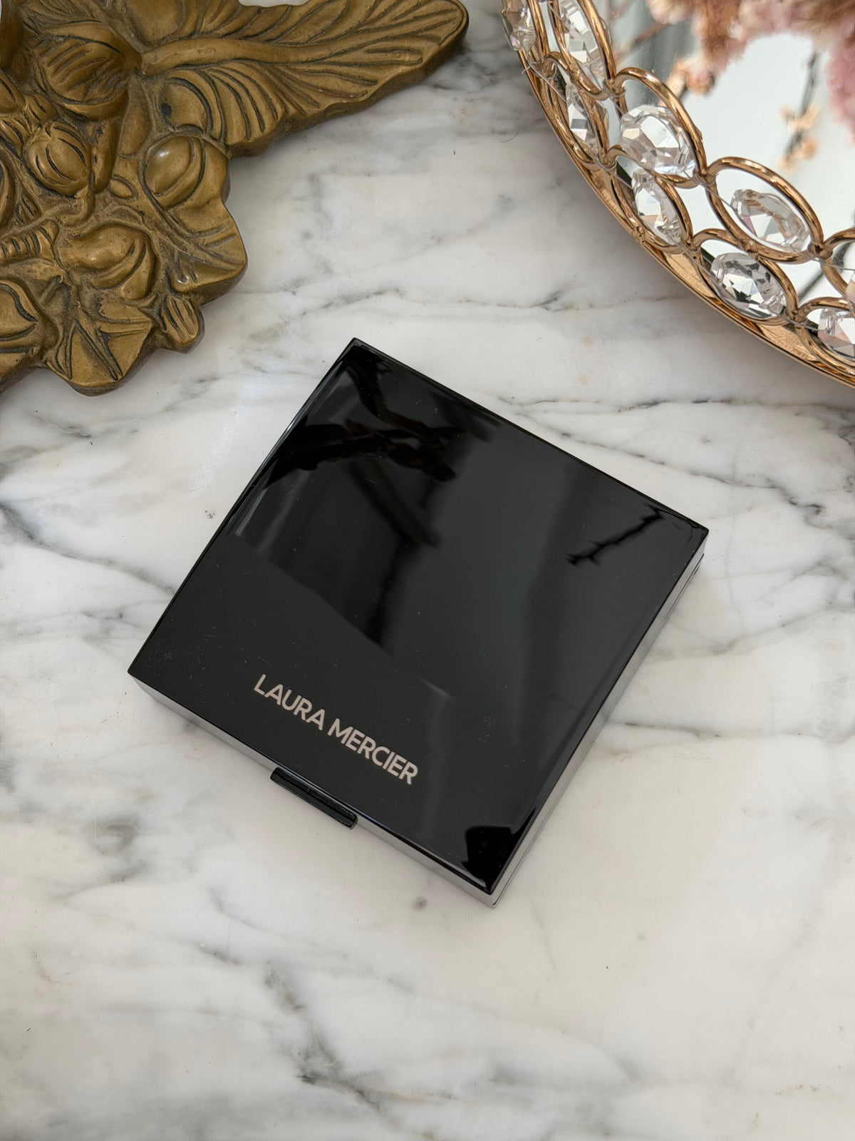 LAURA MERCIER Face Illuminator Highlighting Powder
