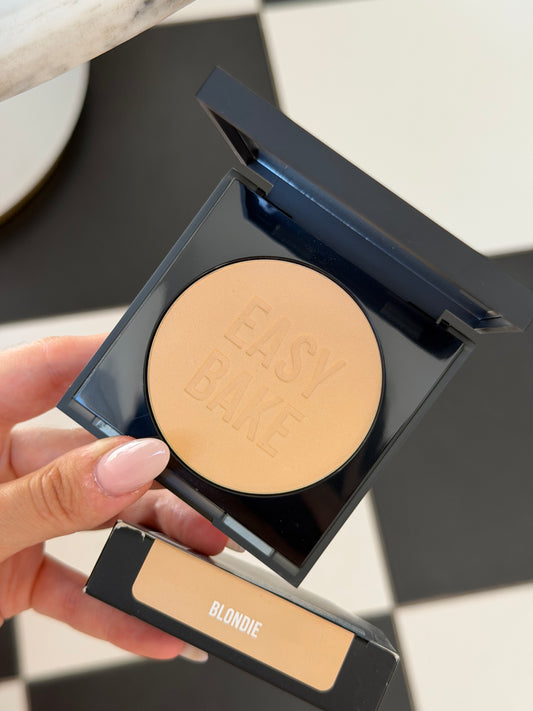 HUDA BEAUTY Easy Bake and Snatch Pressed Brightening and Setting Powder - Blondie