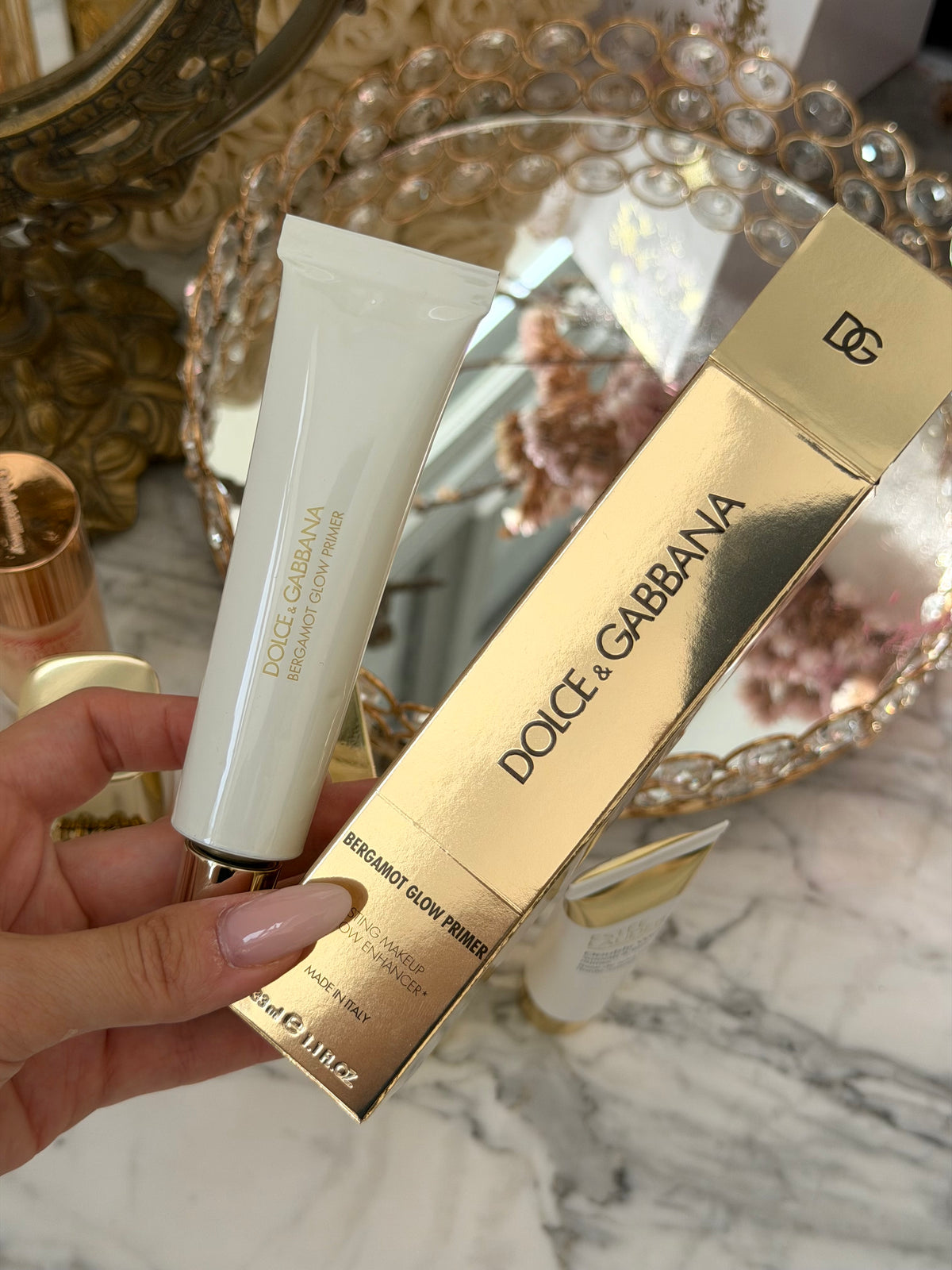 DOLCE&GABBANA Bergamot Glow Primer
Lasting Makeup & Glow Enhancer