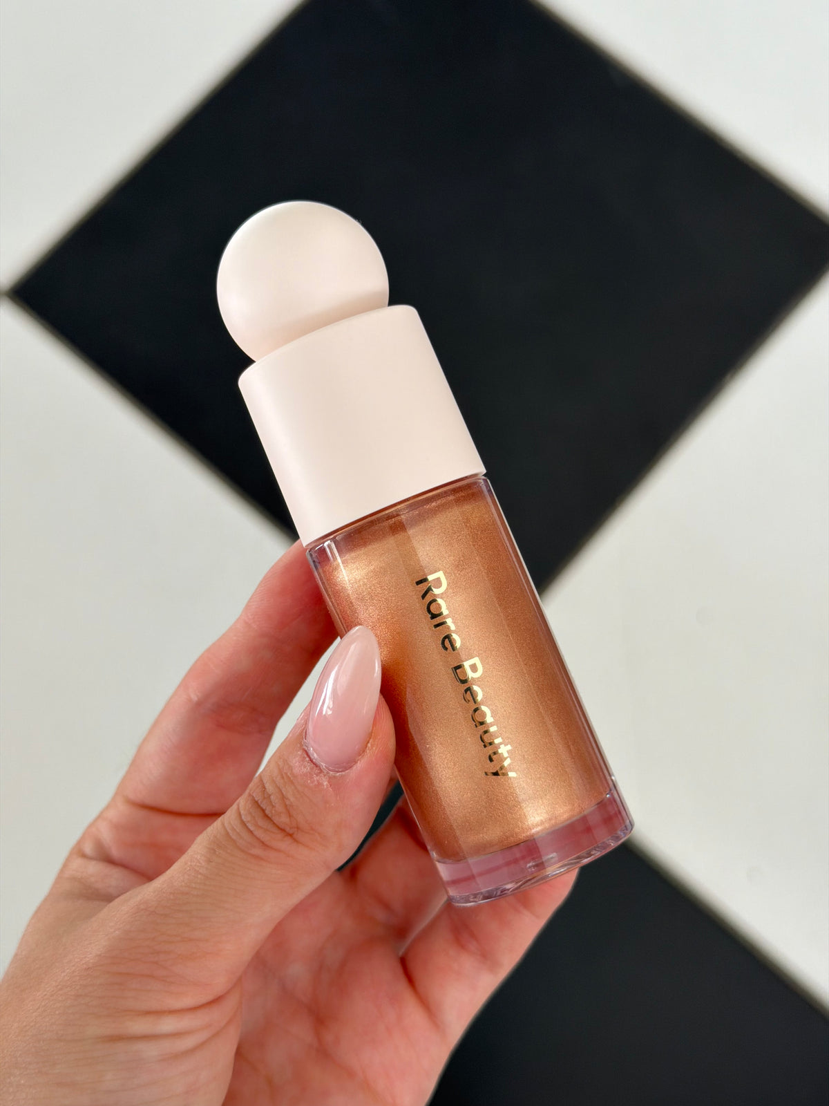 RARE BEAUTY Positive Light Liquid Luminizer - Flaunt