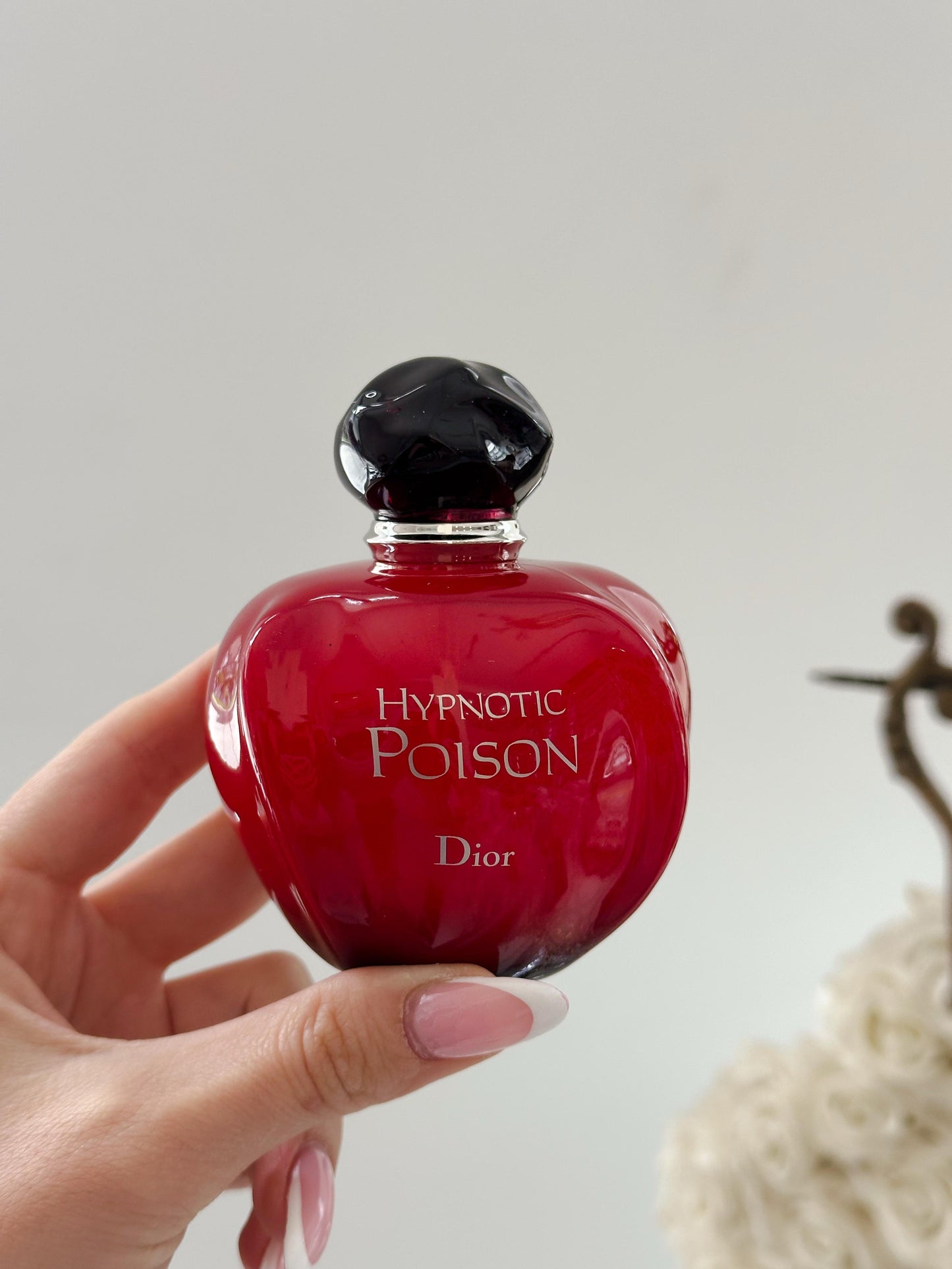 DIOR Hypnotic Poison Eau de Toilette 100ml
Ambery and Vanilla Notes