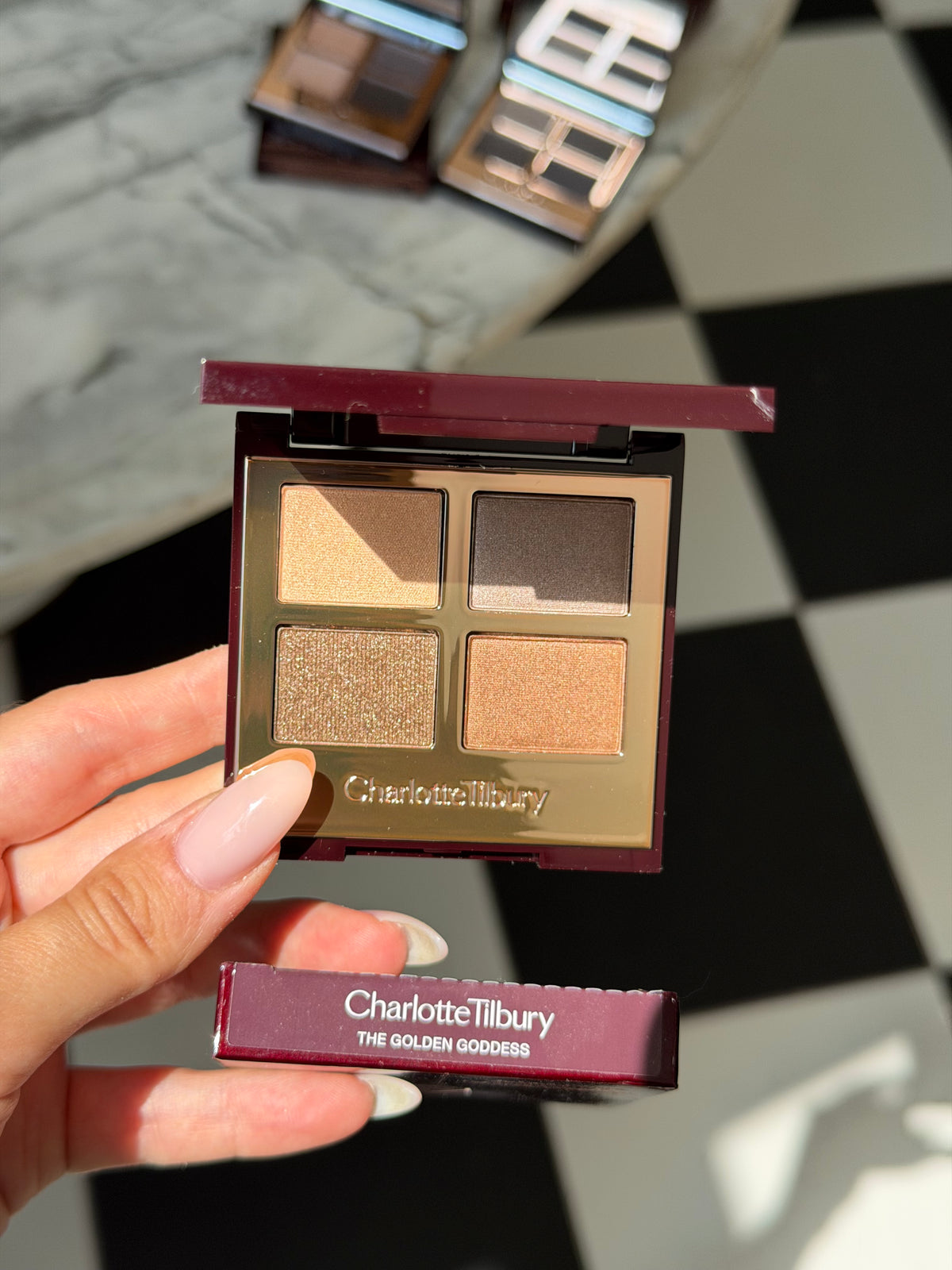 CHARLOTTE TILBURY Luxury Palette - 
The Golden Goddess