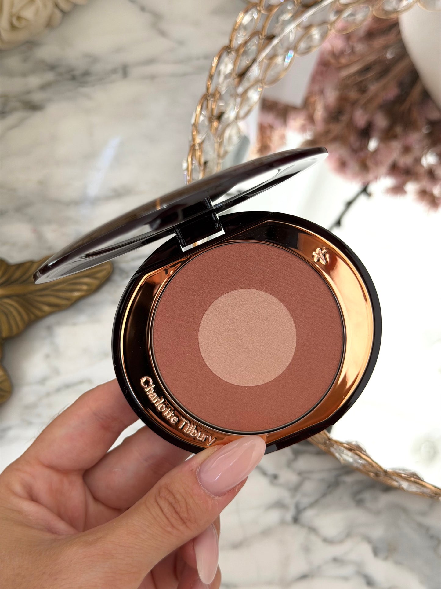 CHARLOTTE TILBURY Cheek To Chic - Swish & Glow Blusher Pillow Talk