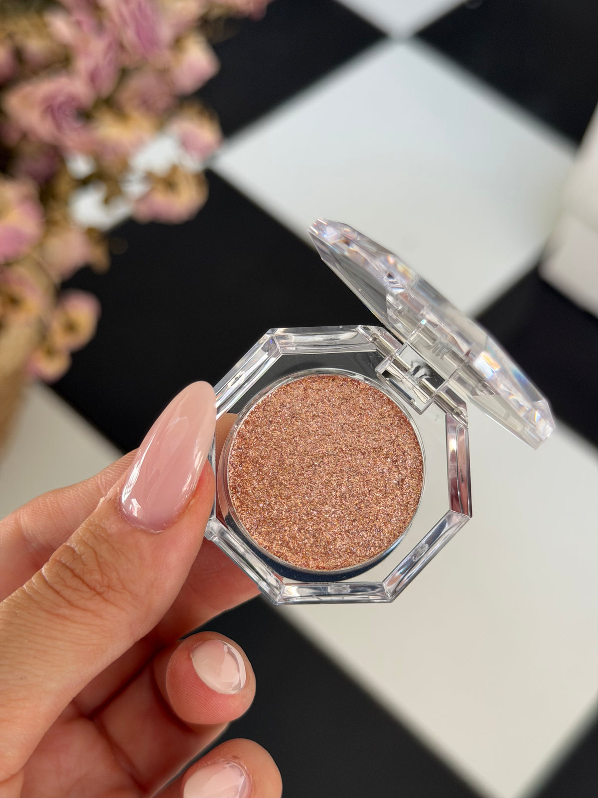 TOO FACED Disco Crush High Shine Glitter Eye + Face Sparkle
Multi-Use Glitter Eye Shadow & Highlighter