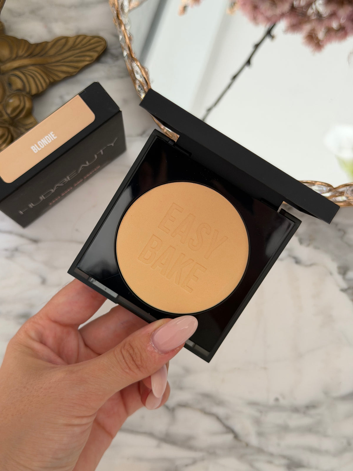 HUDA BEAUTY Easy Bake and Snatch Pressed Brightening and Setting Powder - Blondie