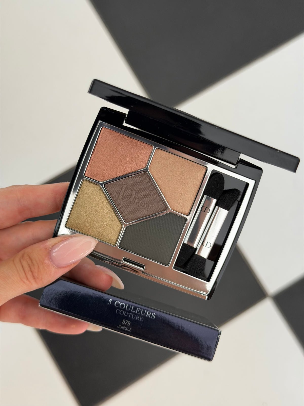DIOR Diorshow 5 Couleurs
Eye Palette - 5 Eyeshadows - High Color and Long Wear (579)