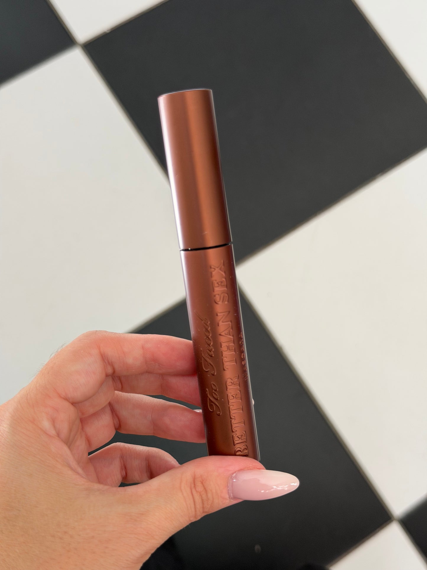 TOO FACED Better Than Sex Volumizing Mascara - Chocolate
Dramatic Volume & Longer Lashes