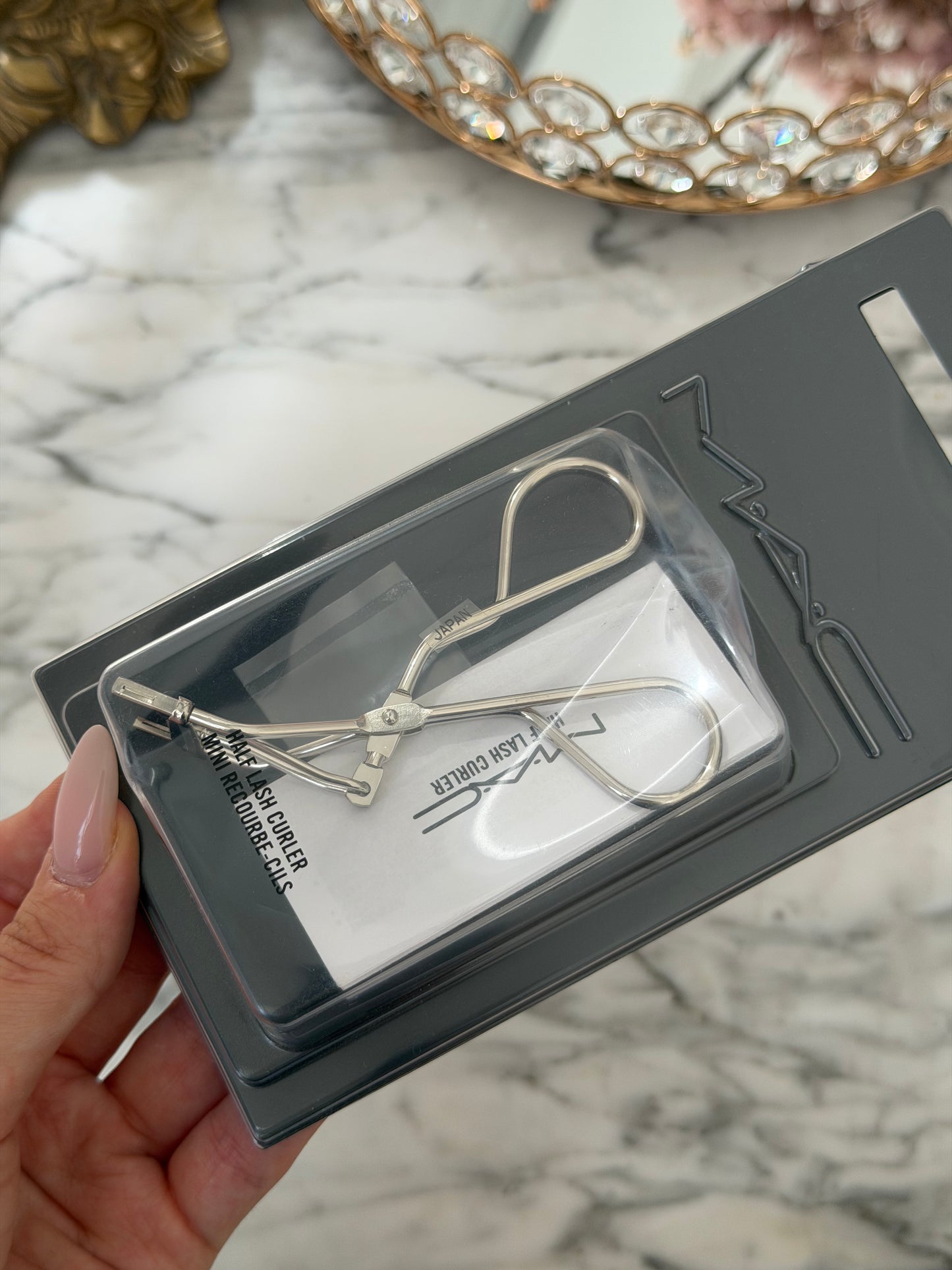MAC Half Lash Curler