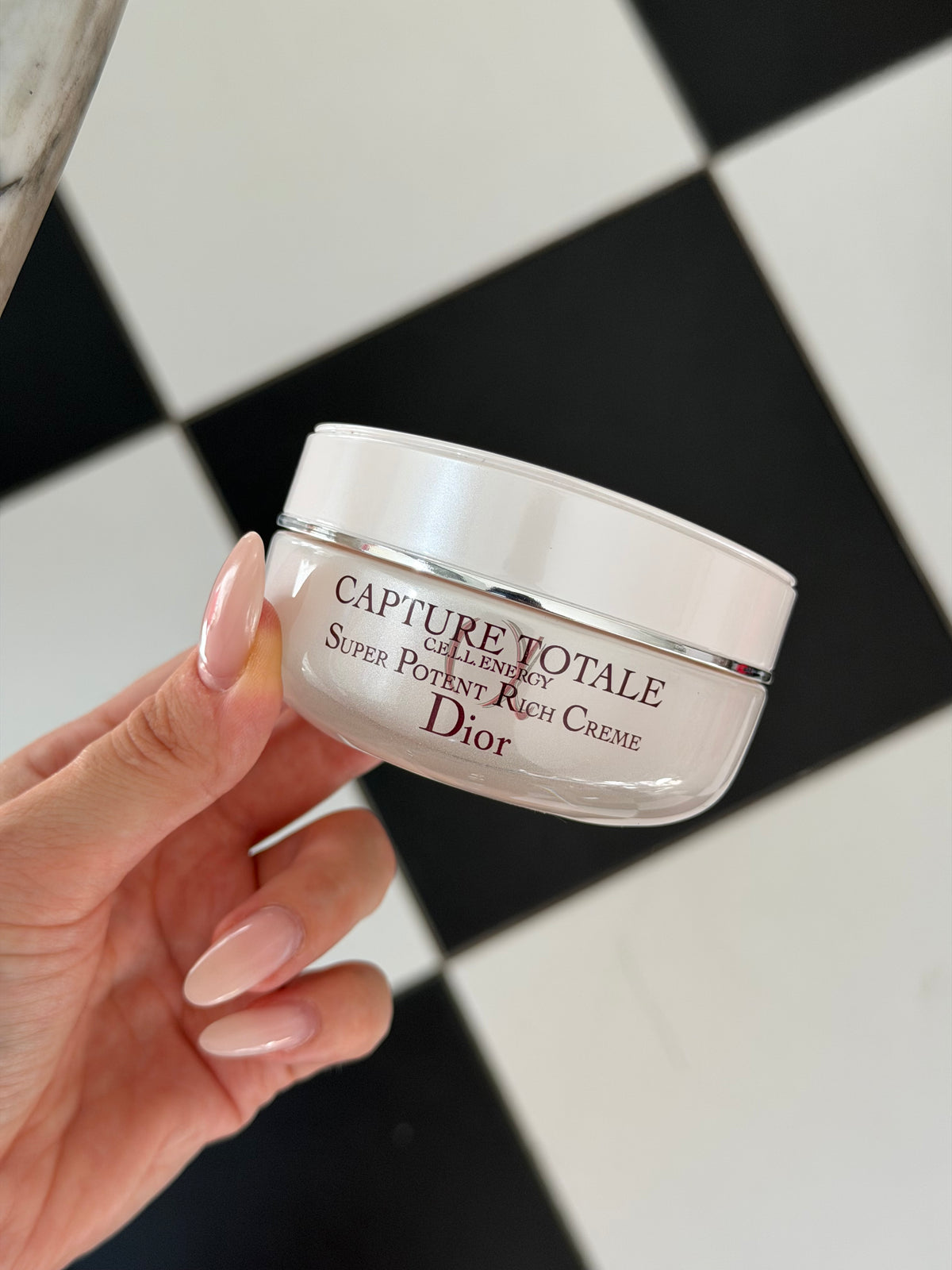 DIOR Capture Totale Super Potent Rich Creme C.E.L.L. Energy
Global Age-Defying Rich Creme - Intense Nourishment & Repair