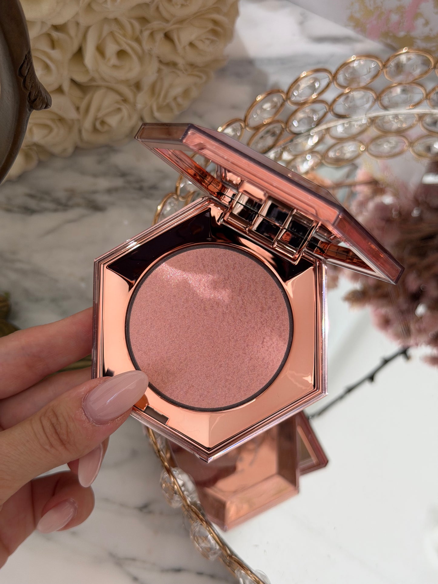 FENTY BEAUTY Diamond Bomb All-Over Diamond Veil Highlighter - Rosé Rave