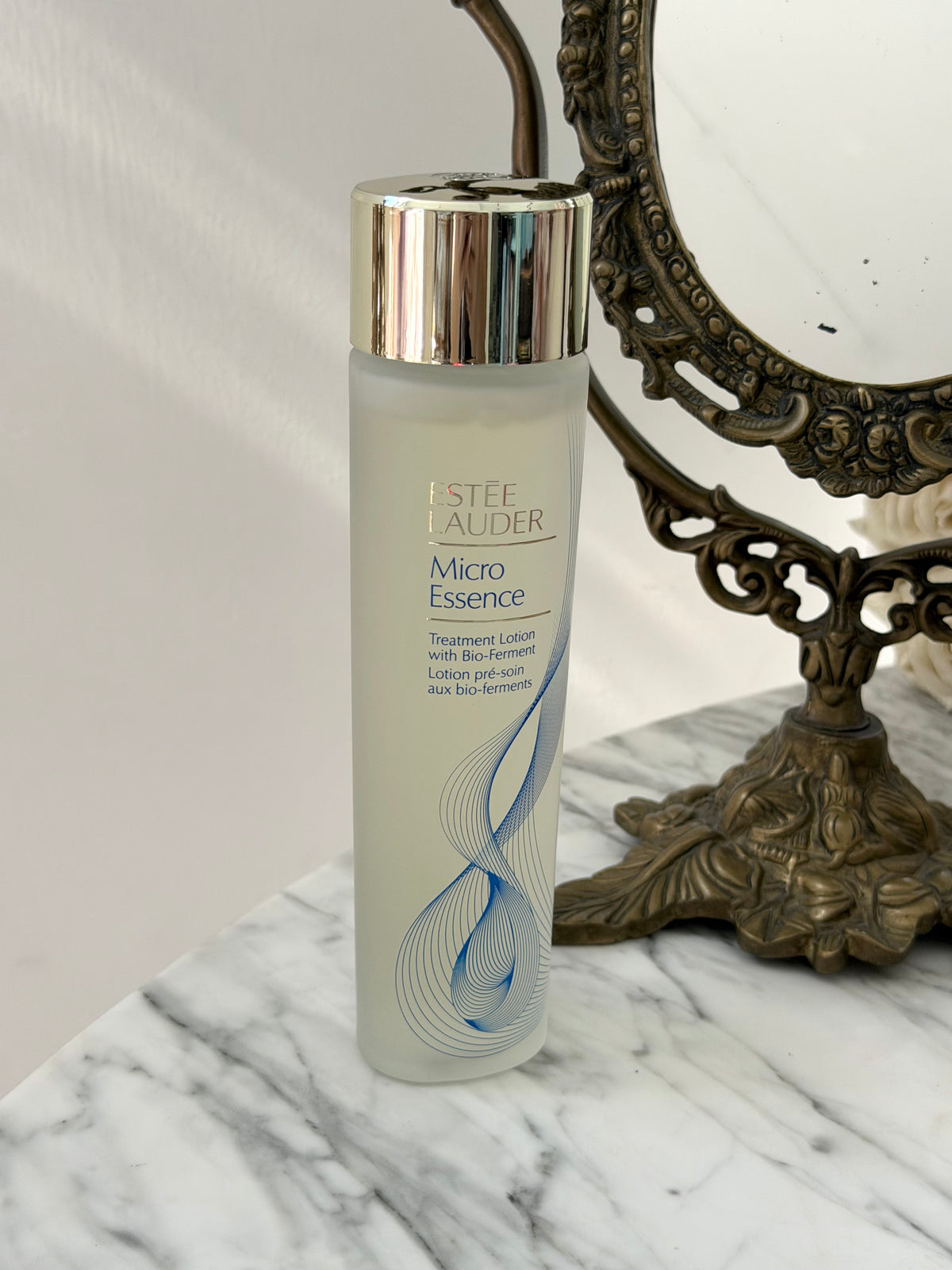 ESTEE LAUDER Micro Essence
Treatment Lotion Toner with Bio-Ferment