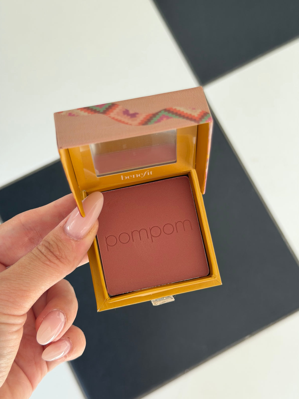 BENEFIT PomPom
Pomegranate Rose Blush