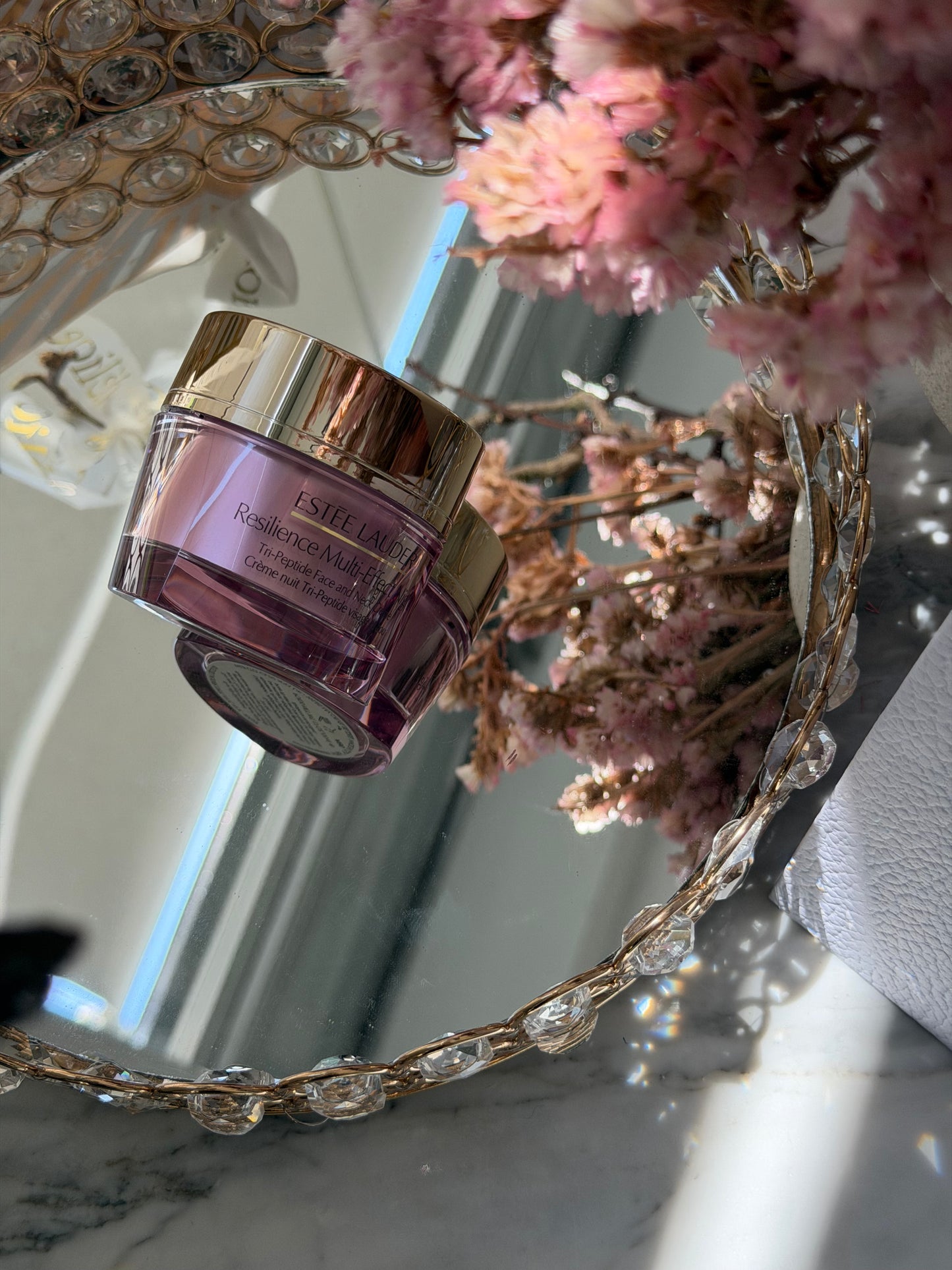 ESTEE LAUDER Resilience Multi-Effect Night
Tri-Peptide Face and Neck Creme SPF15