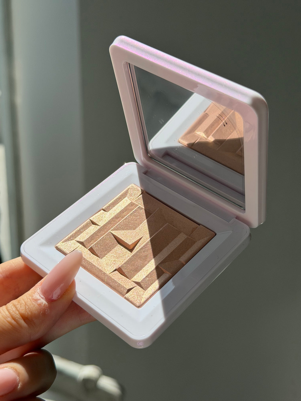 HAUS LABS By Lady Gaga
Bio-Radiant™ Gel-Powder Highlighter - Peach Quartz