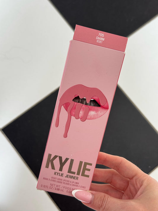 KYLIE JENNER Matte Lip Kit - Lip Liner & Liquid Lipstick (705)