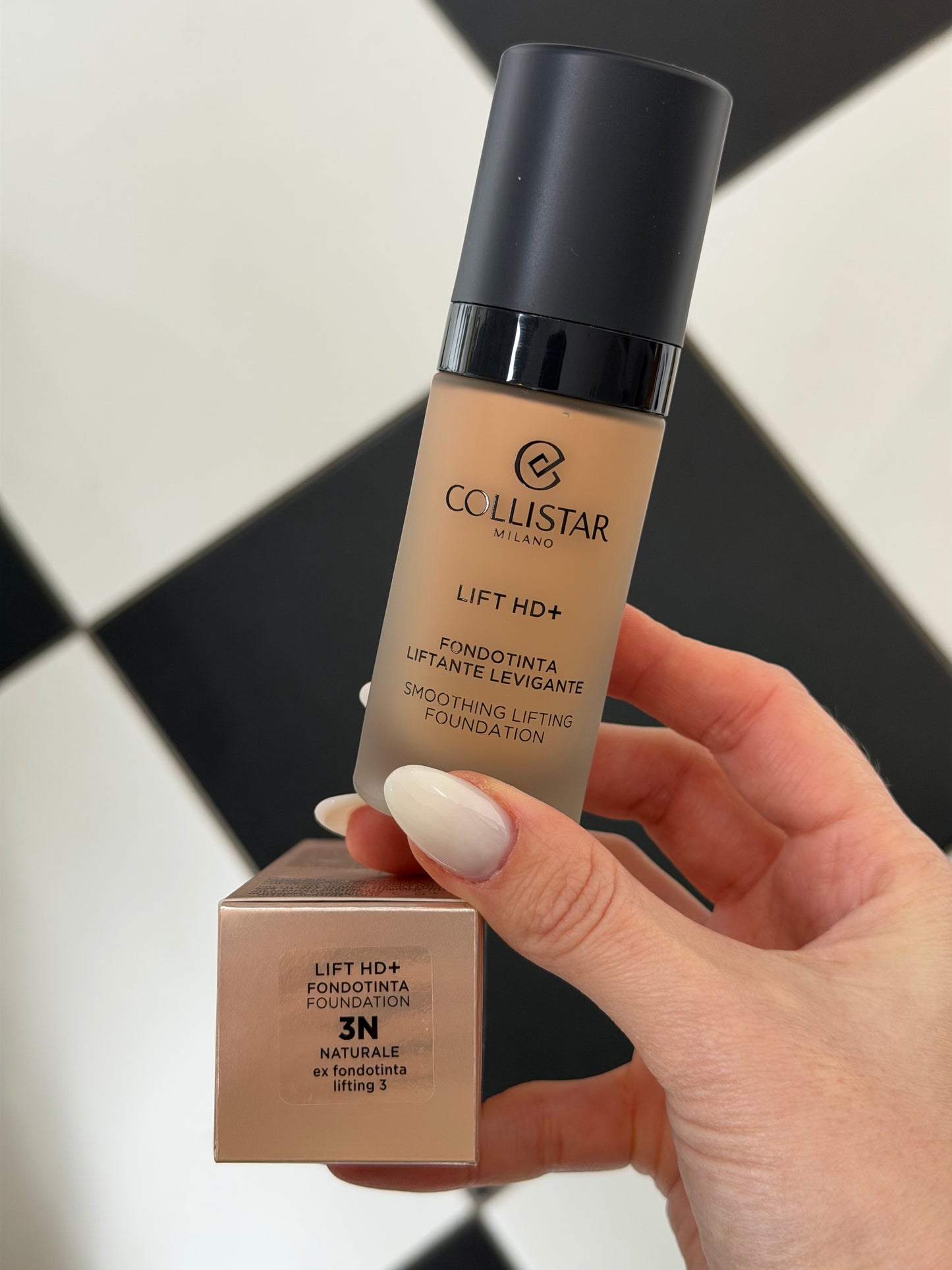 COLLISTAR
Lift HD+ (3N) Smoothing Lifting Foundation SPF15
Waterproof - Medium Protection