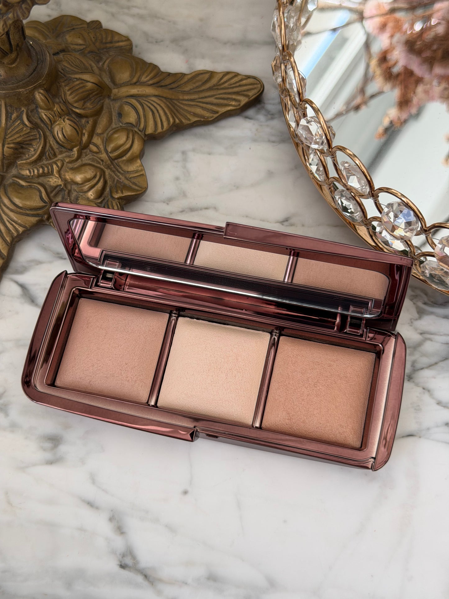 HOURGLASS Ambient Lighting Palette