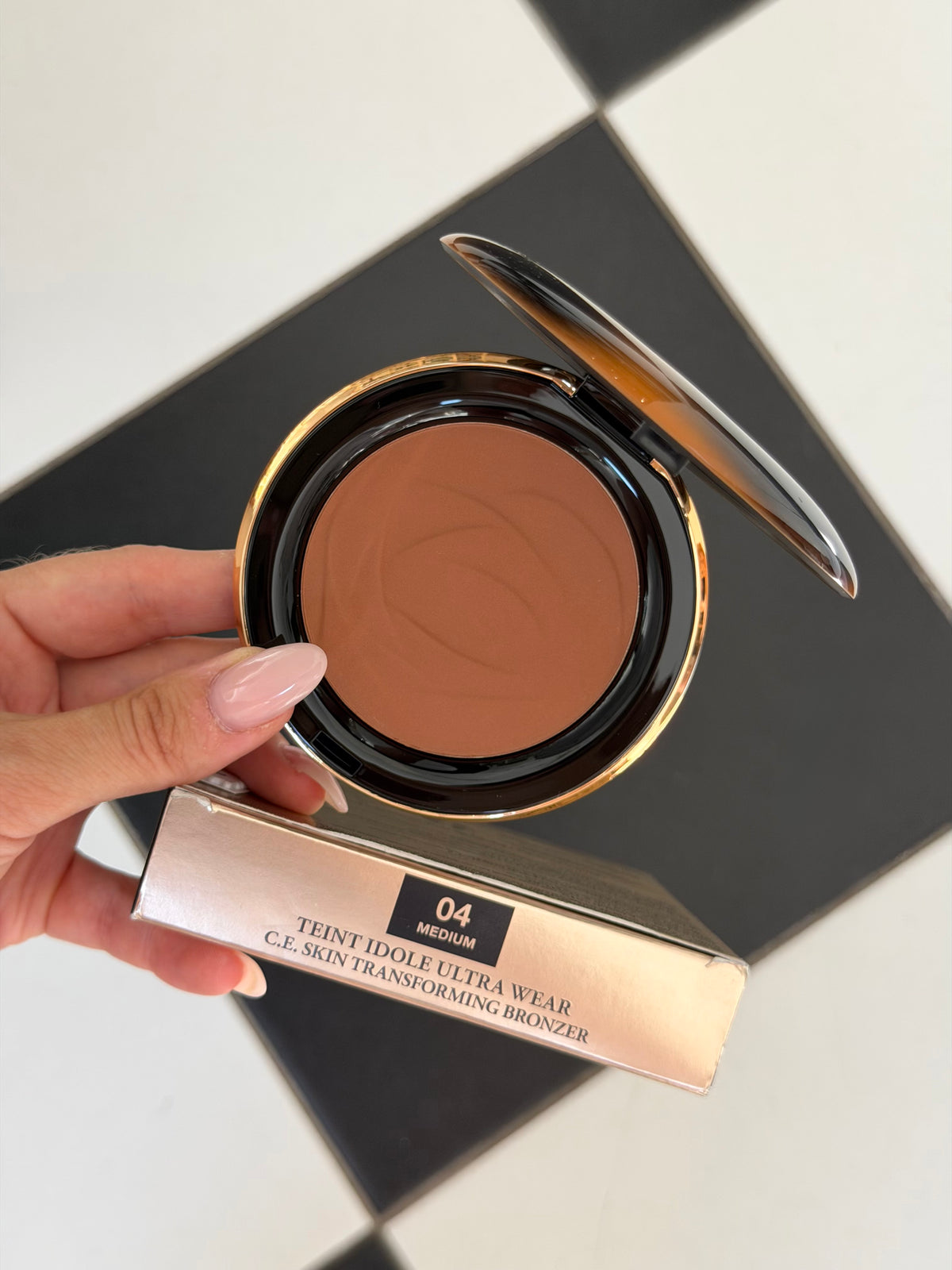 LANCOME Teint Idole Ultra Wear C.E Skin Transforming Bronzer (04)