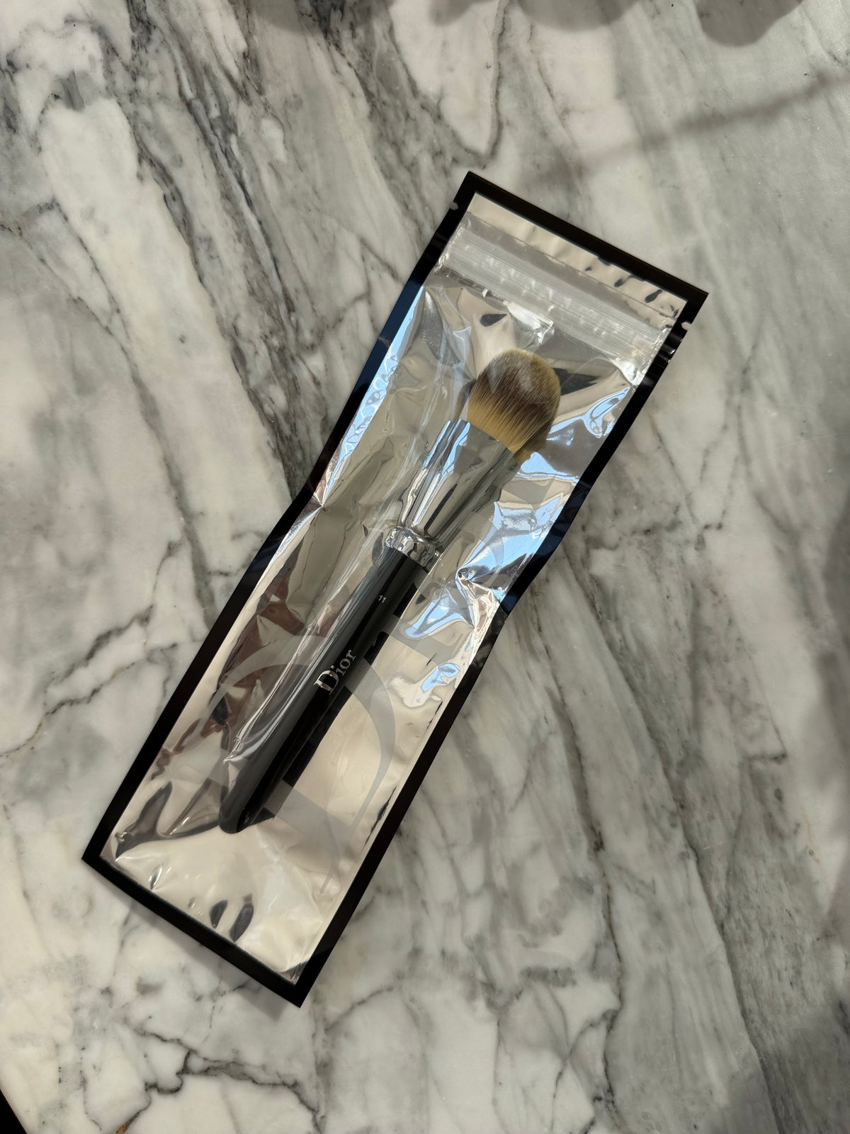 DIOR Backstage Brush N°11
Makeup Brush - Fluid Foundation Brush - Light Coverage