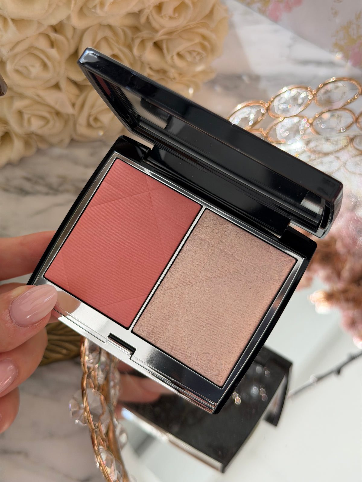 DIOR Rouge Blush Colour & Glow (257)
Multi-Use Face Palette – Color and Highlighter Duo
