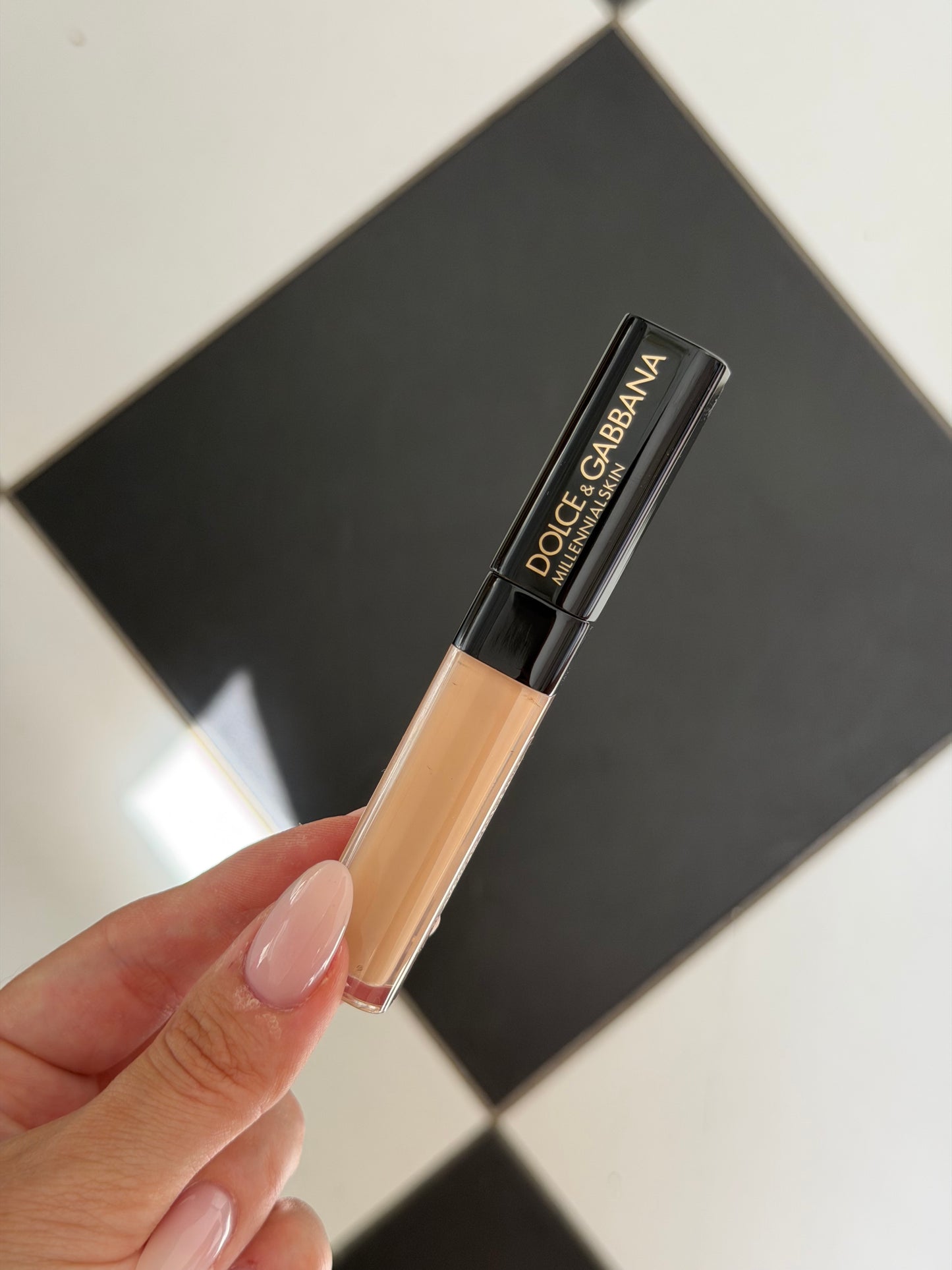 DOLCE&GABBANA
Millennial Skin Longwear Concealer (3)