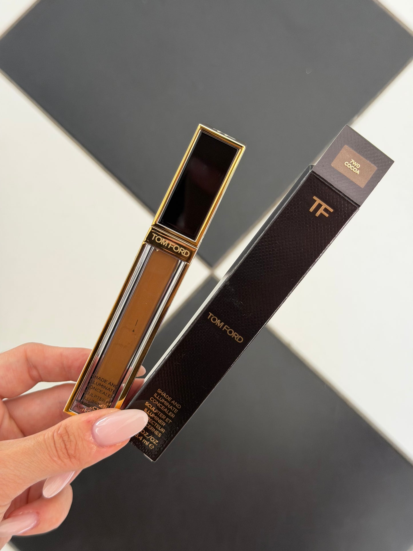 TOM FORD Shade And Illuminate Concealer (7W0)