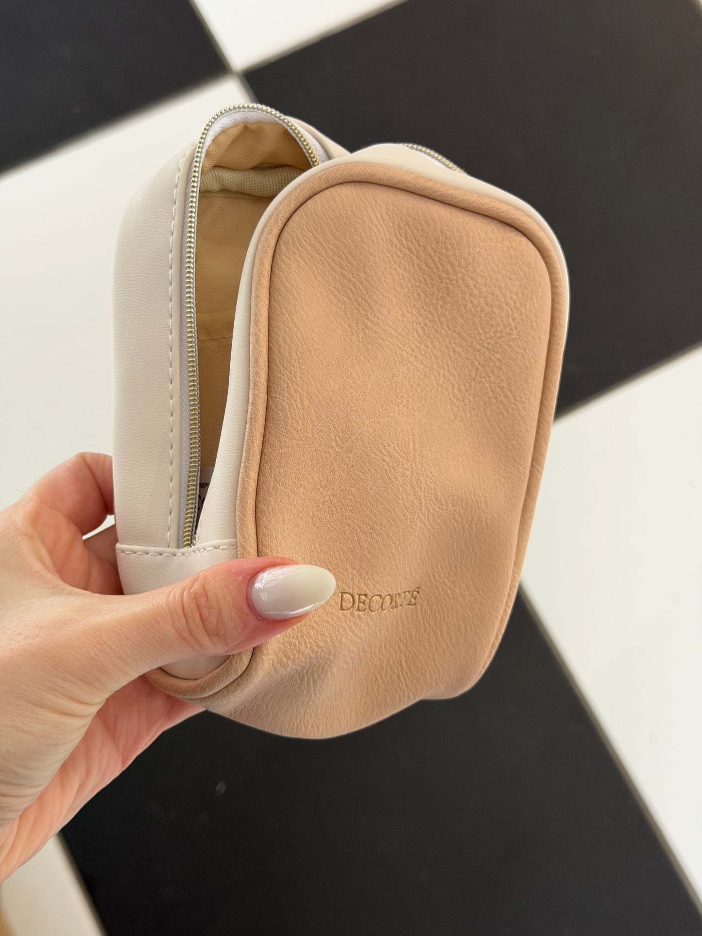 DECORTÉ
Beauty Pouch Gift