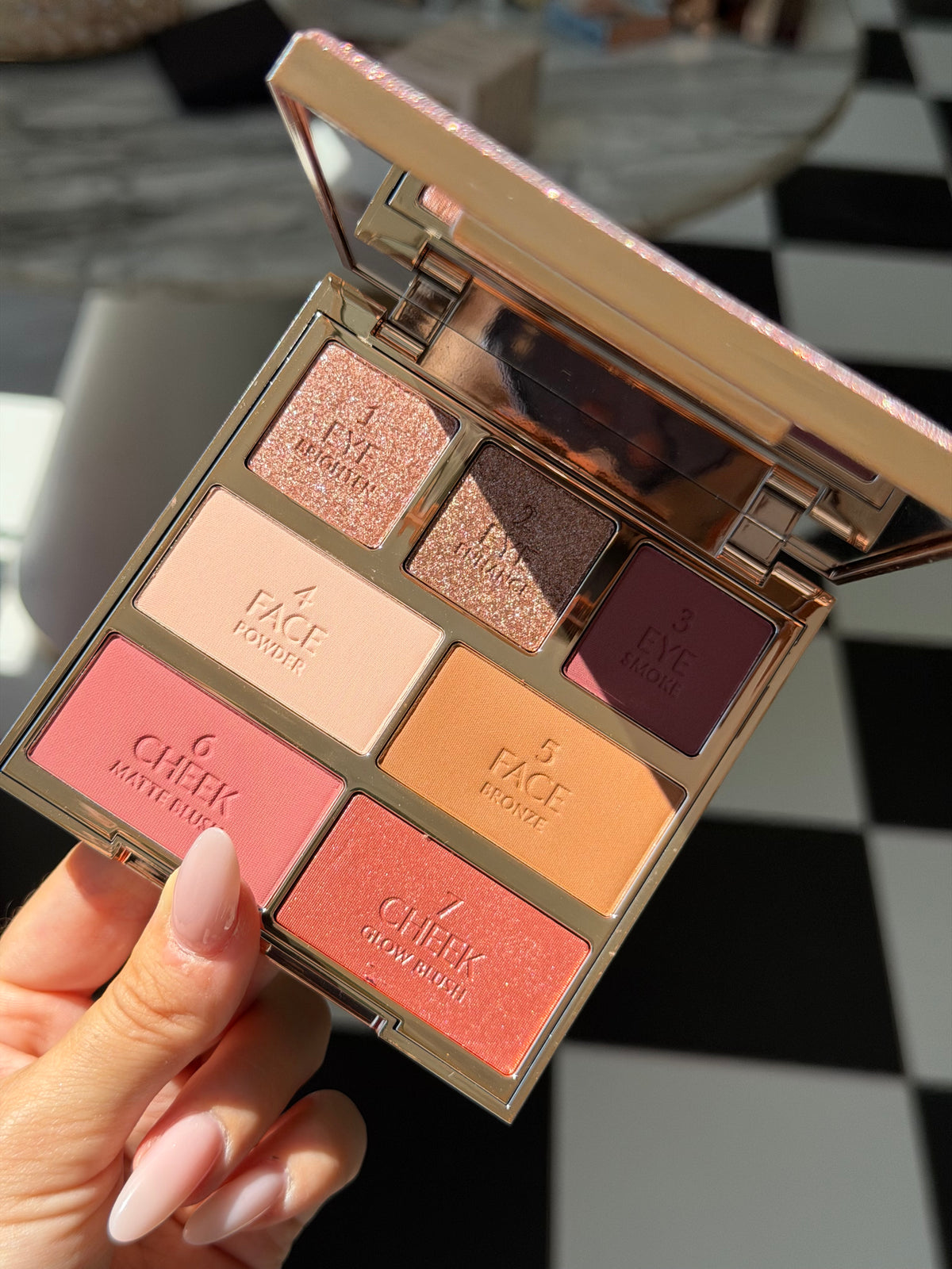 CHARLOTTE TILBURY Hollywood Instant Look In A Palette - Dreamy Bronzed Beauty