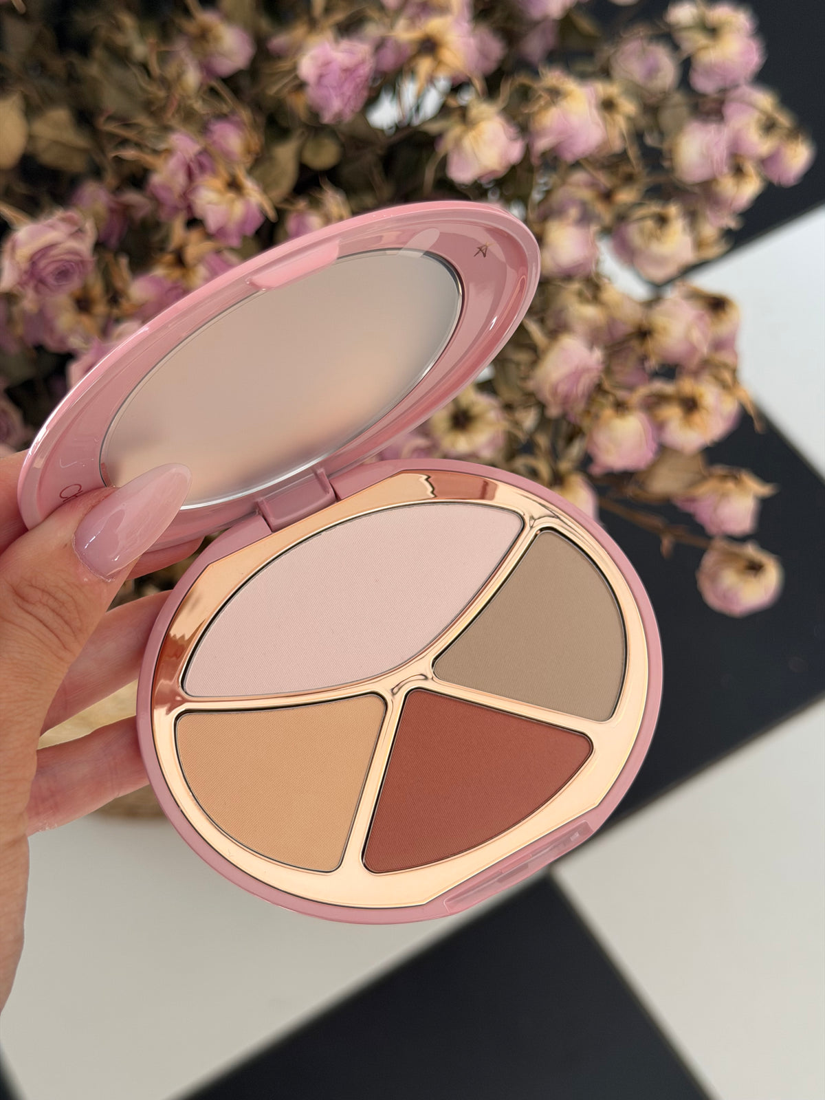 CHARLOTTE TILBURY 4 Colors Contour (Blush&Bronzer) Palette (03)