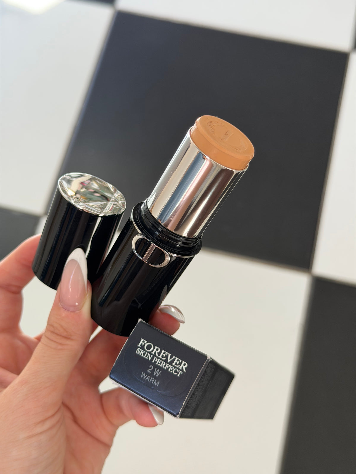 DIOR Forever Skin Perfect
Multi-Use Foundation Stick - Blur Perfection - 24H Wear and Hydration (2W)