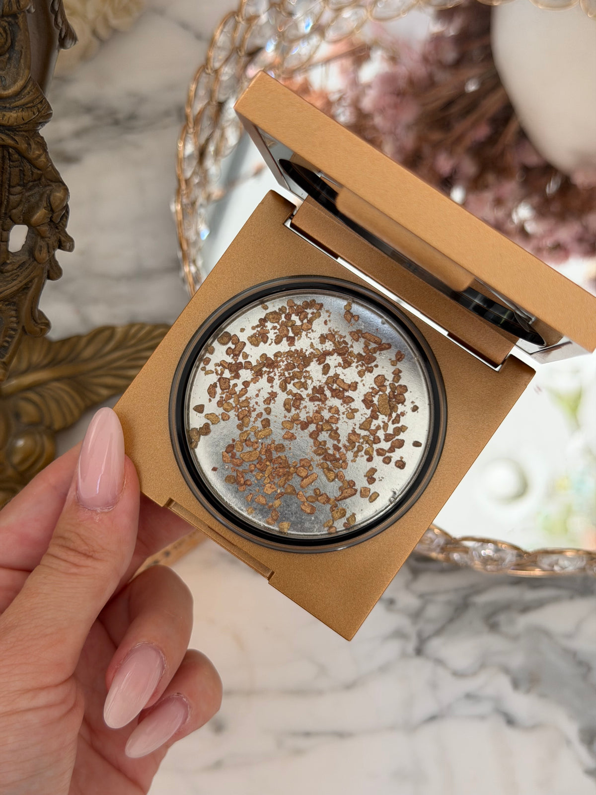 HUDA BEAUTY Empowered Face Gloss Highlighting Dew - Glow Energy