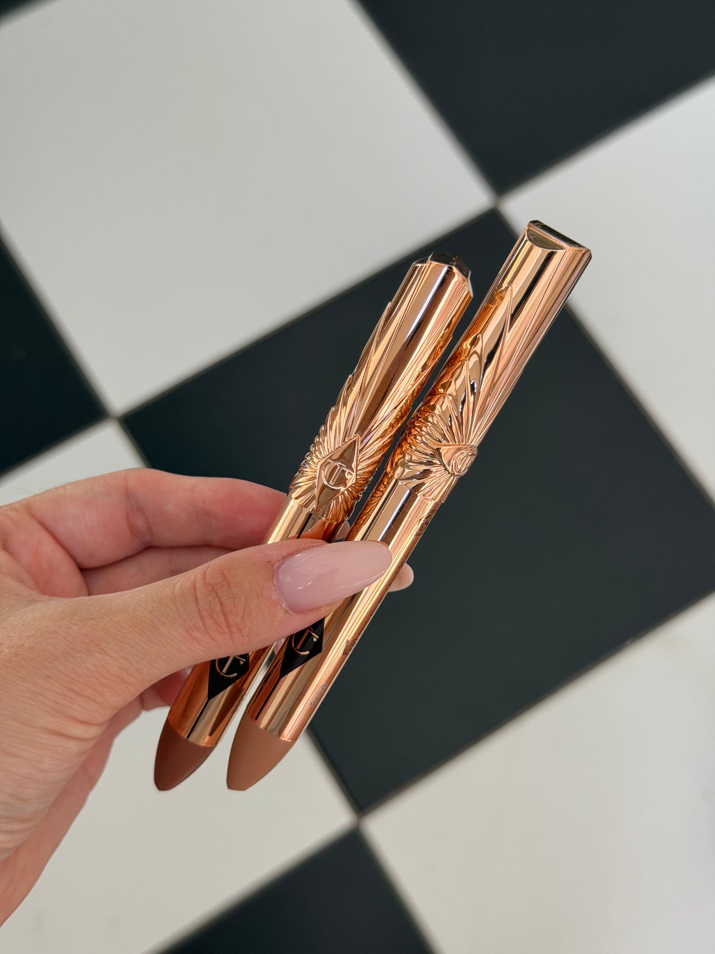 CHARLOTTE TILBURY Exagger-Eyes Easy Eye Shadow Stick - Cashmere Sculpt