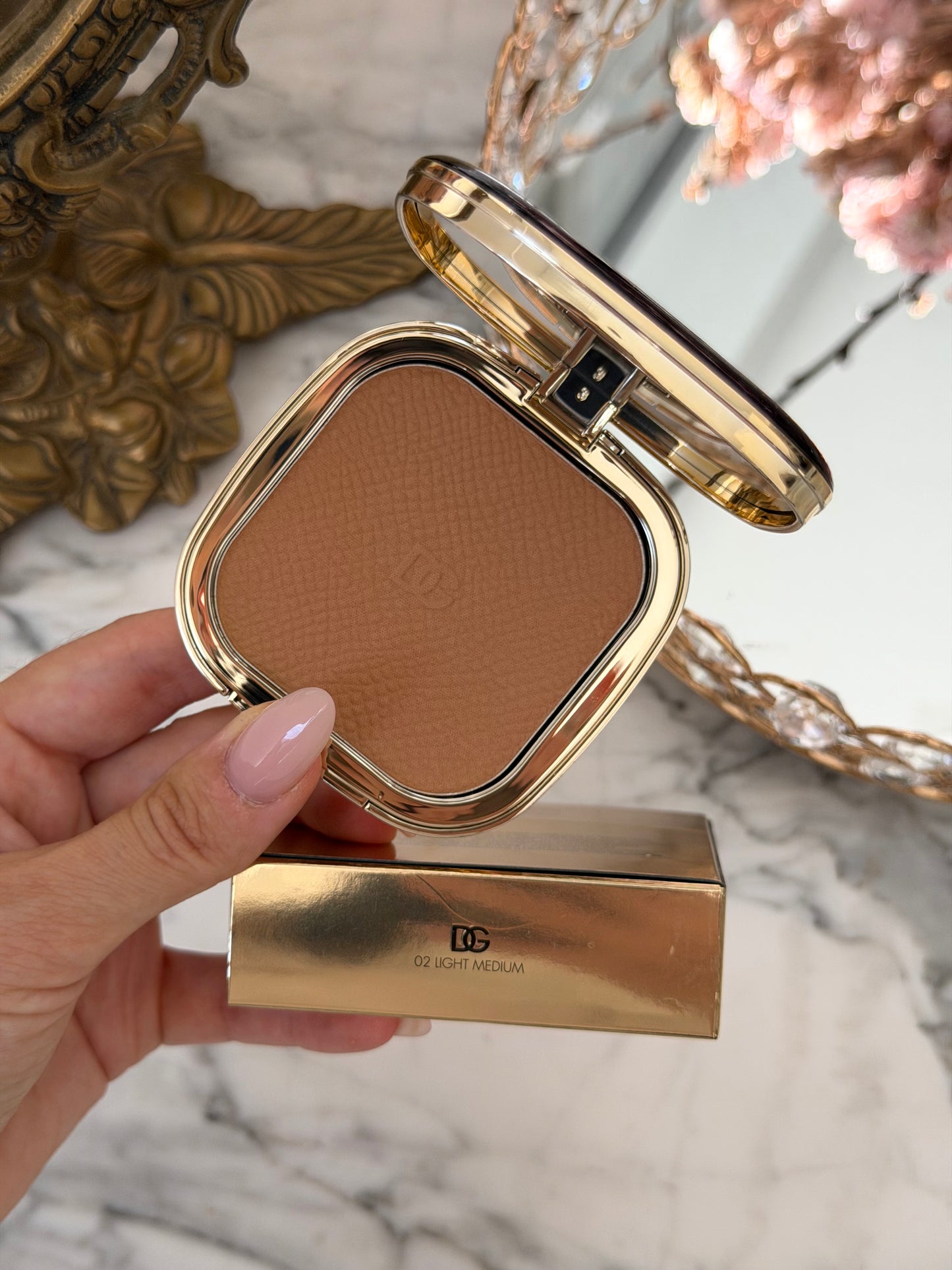 DOLCE&GABBANA Face&Eyes Match
Lasting Bronzer & Eyeshadow Powder (02)
