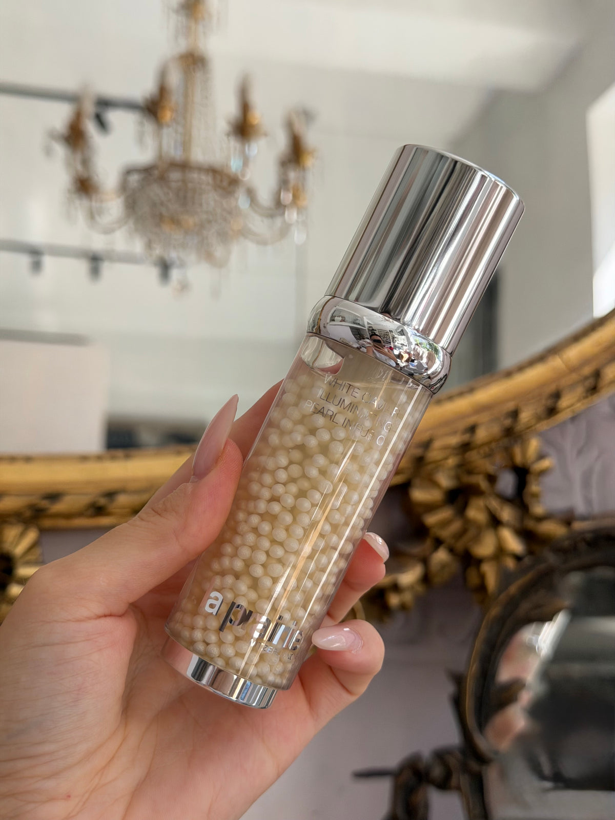 LA PRAIRIE White Caviar
Pearl Infusion
Illuminating And Firming Light-Infused Face Serum