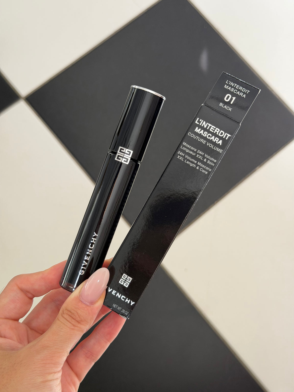 GIVENCHY L’Interdit Mascara 24H Volume & XXL Length (01)