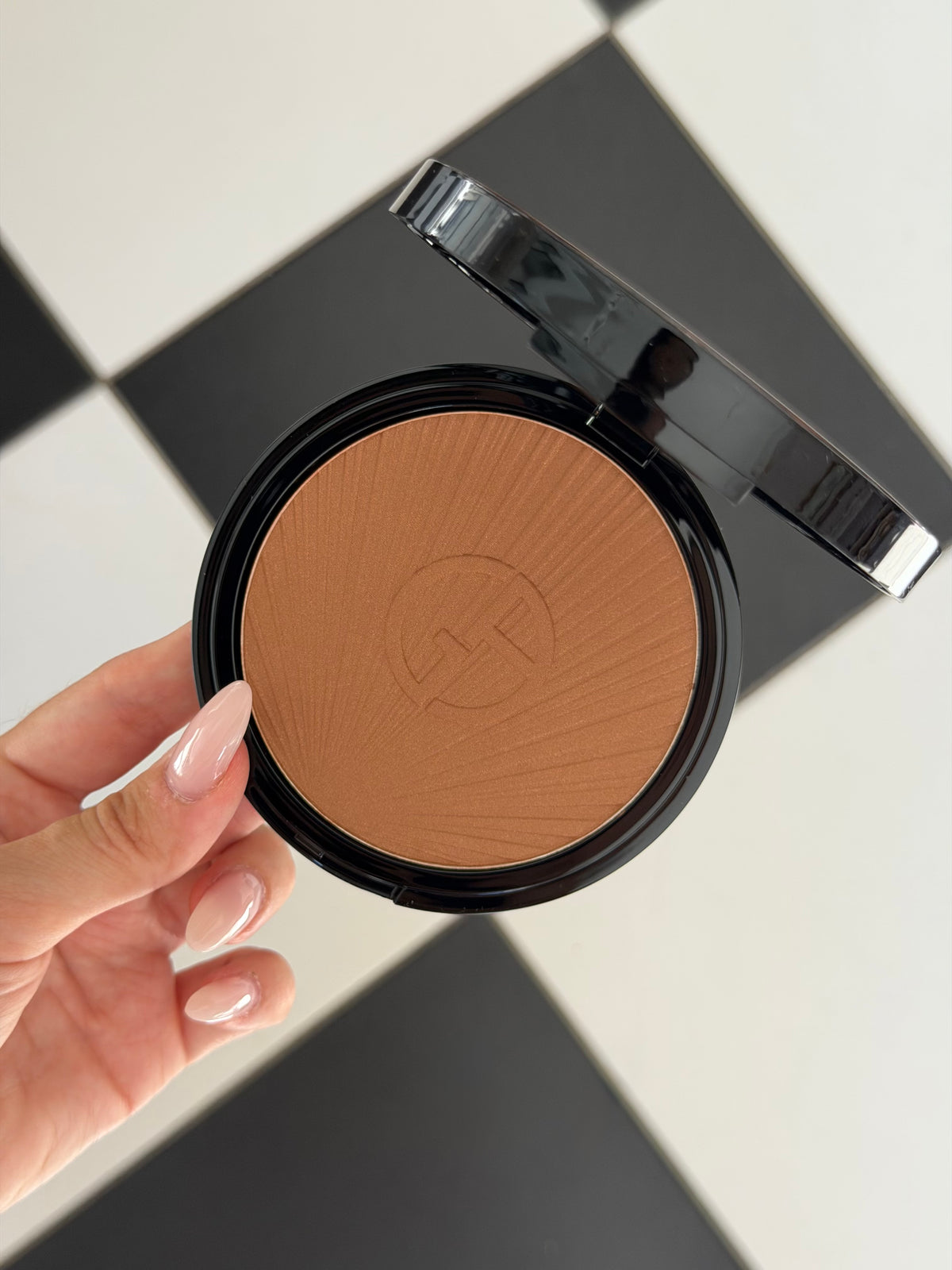 ARMANI Luminous Silk Longwear Creamy Bronzing Powder