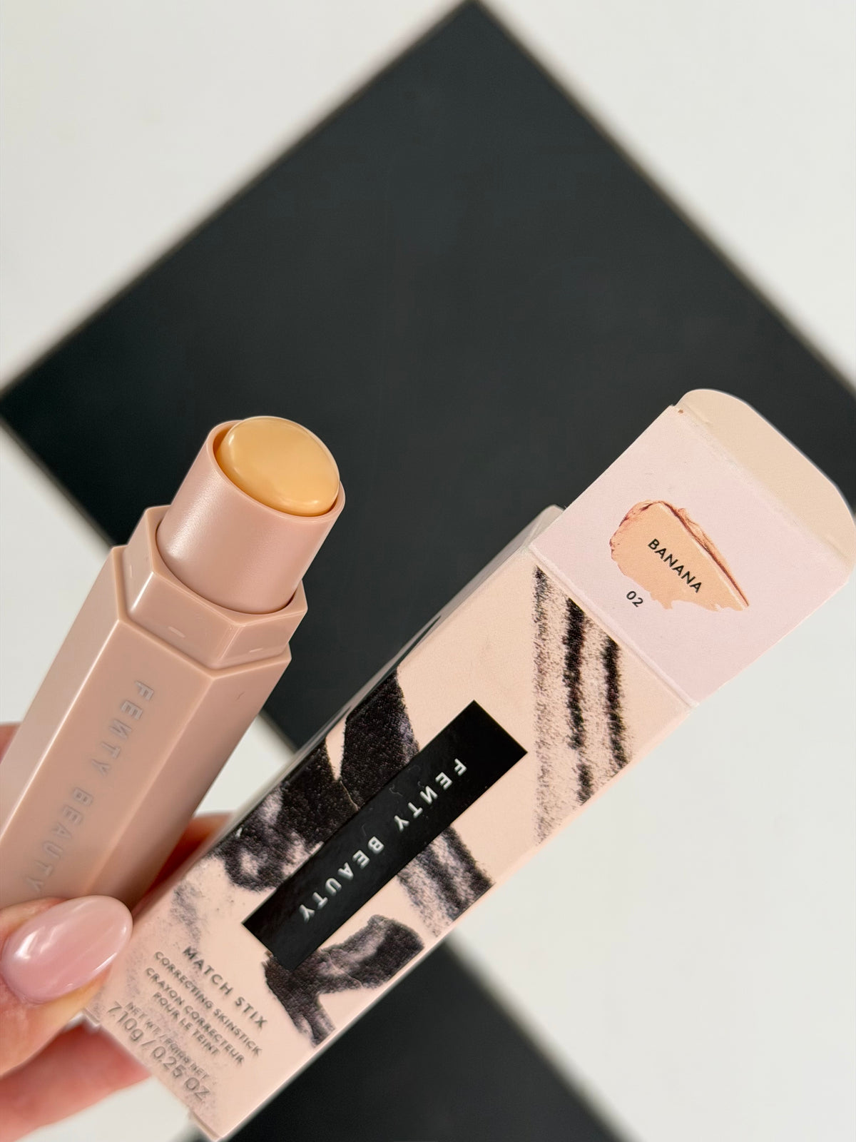 FENTY Match Stix Correcting Skinstick (02)
