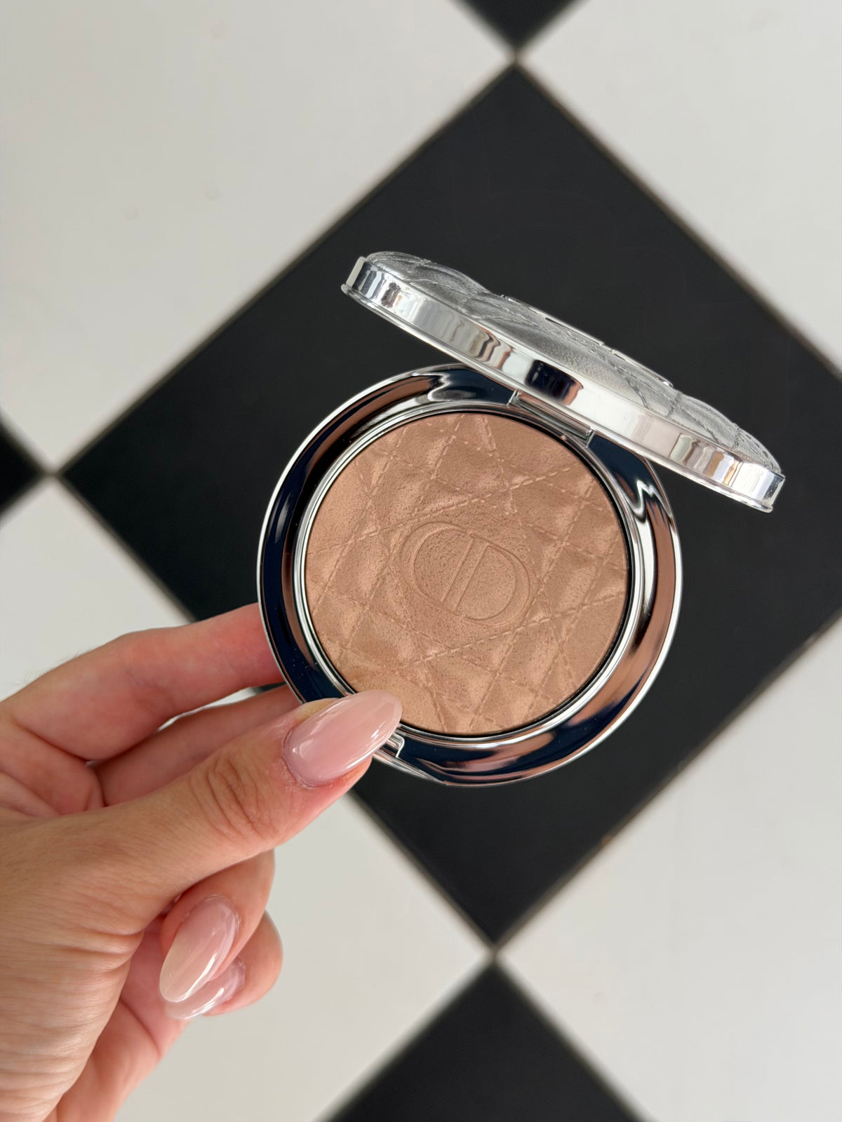 DIOR Forever Glow Luminizer - Illuminating Powder For Face (01)