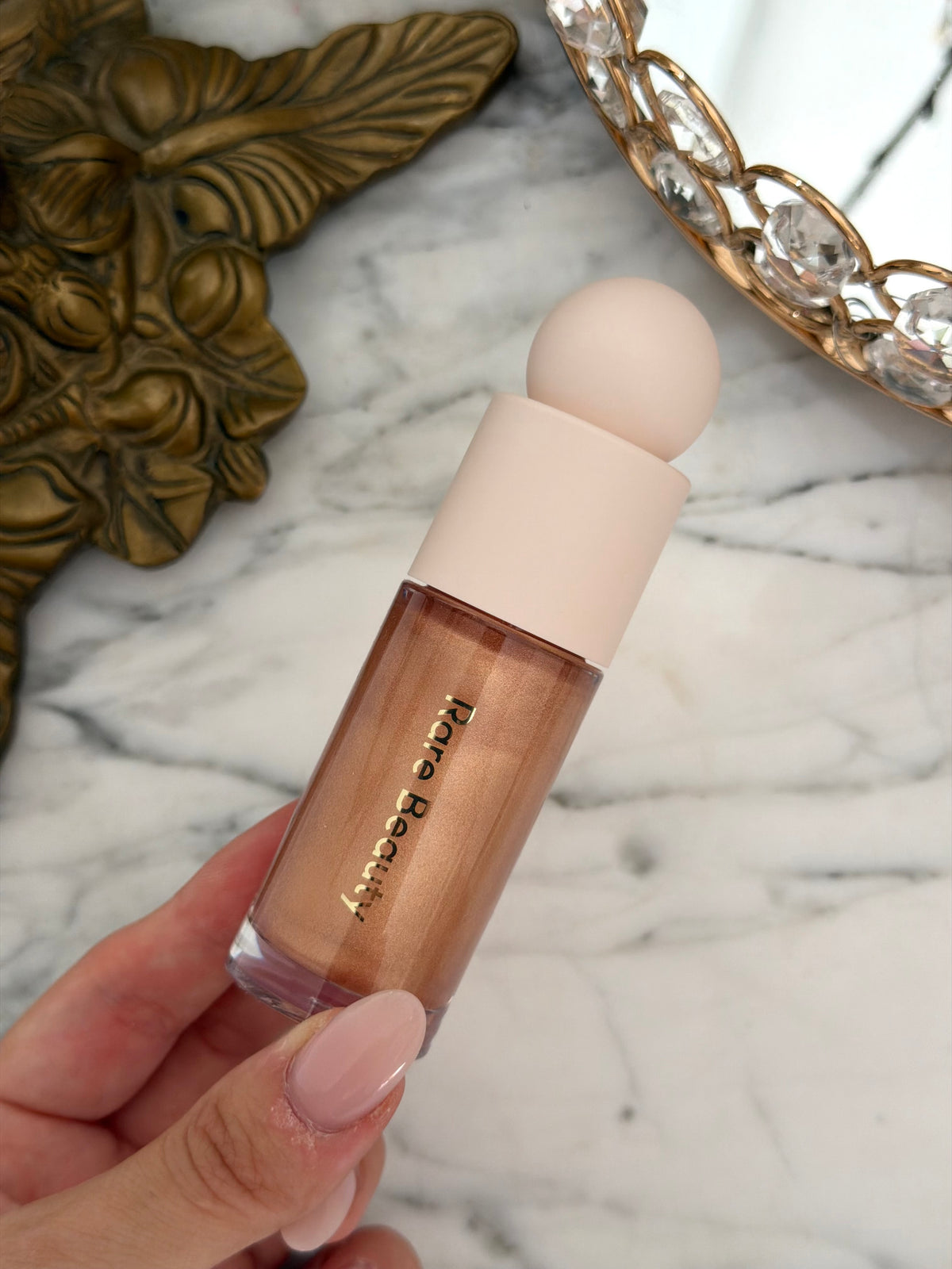 RARE BEAUTY Positive Light Liquid Luminizer - Flaunt