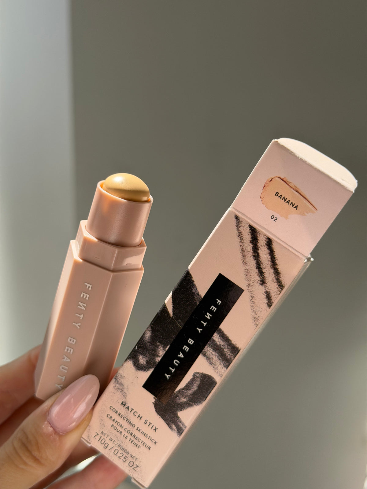FENTY Match Stix Correcting Skinstick (02)