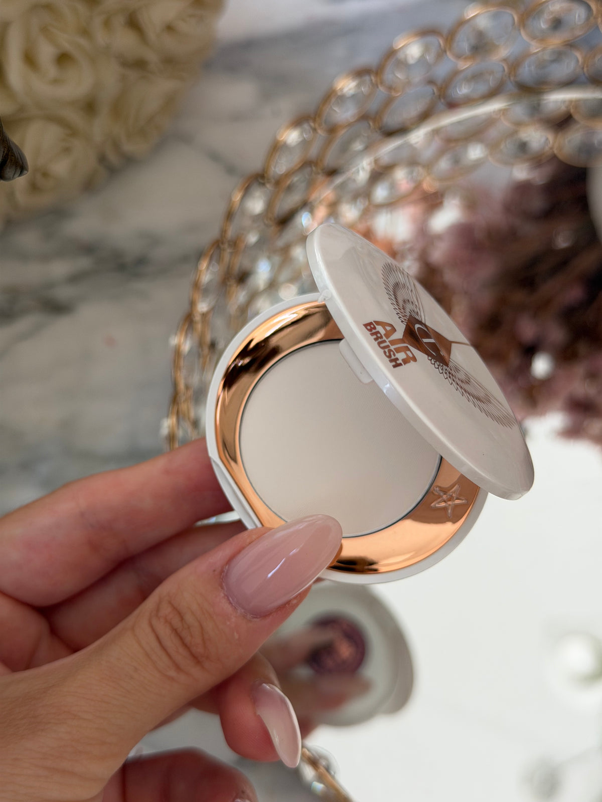 CHARLOTTE TILBURY Airbrush Brightening Flawless Finish Powder - Fair-Medium