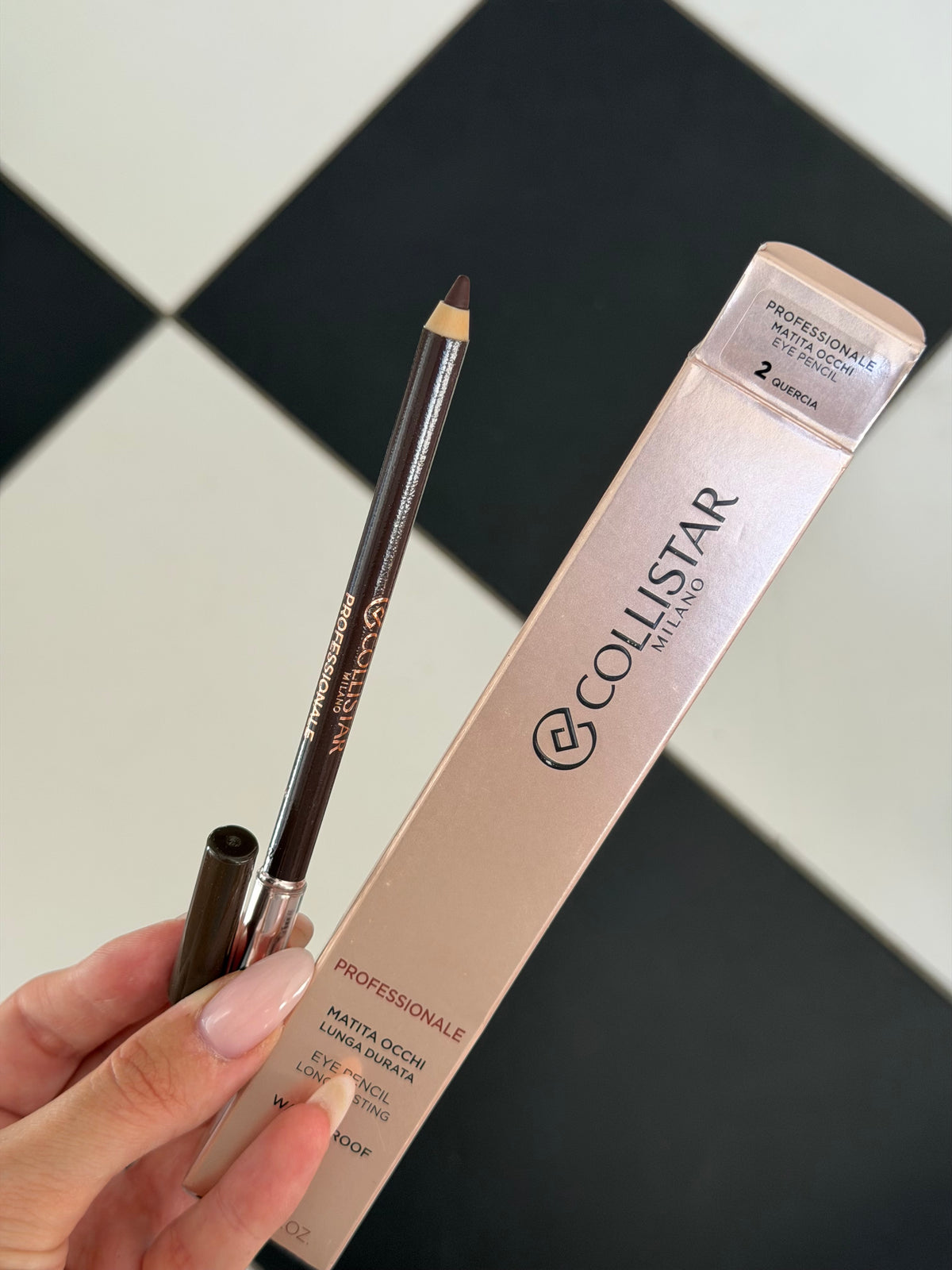 COLLISTAR Professionale Eye Pencil (2)
Long-Lasting, Waterproof, Blendable With Applicator