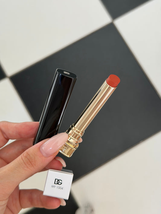 DOLCE&GABBANA My Comfy Matte Lipstick - My 1004
Instant Rich Color & Hydration Lip Stylo
