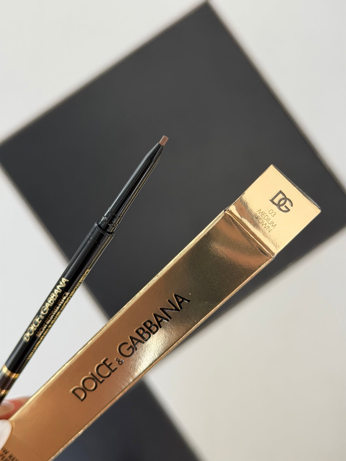 DOLCE&GABBANA Brow Restyler Pencil (03)
16H Lasting Fill & Shape Micro Brow Pencil