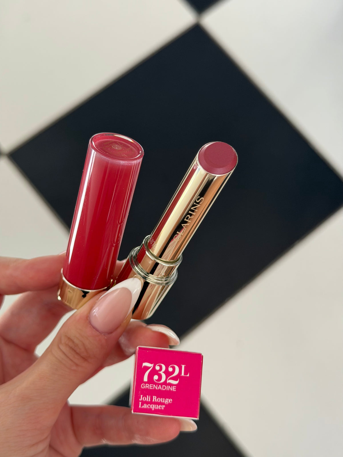 CLARINS
Joli Rouge Lacquer (732L)