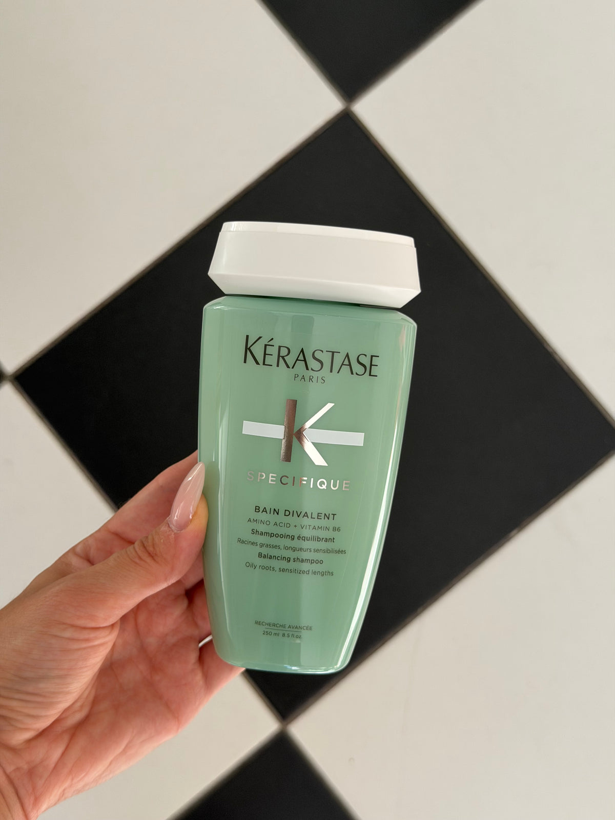 KÉRASTASE Specifique Bain Divalent - Balancing Shampoo For Oily Roots, Dry Ends